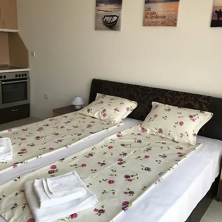 Teddy House Апартаменты Свети-Влас